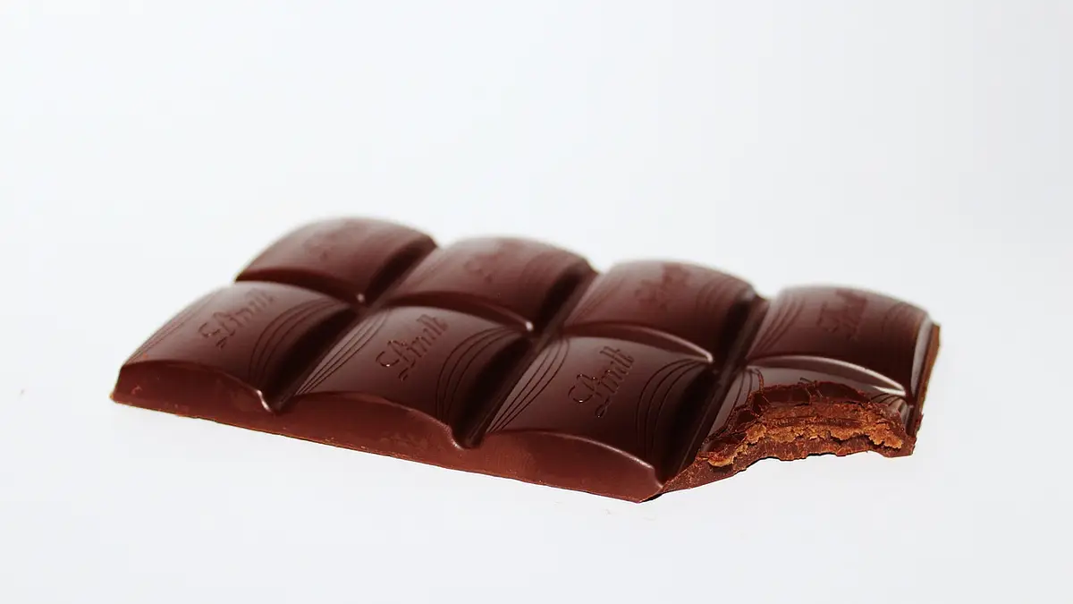 Ile kalorii ma czekolada? Kaloryczność gorzkiej, mlecznej i 