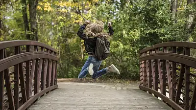 Ćwiczenia na wyskok – 10 skutecznych metod na poprawę skoczn