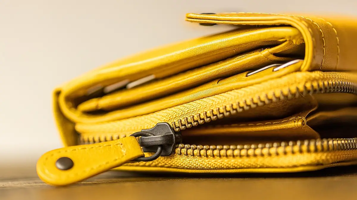 Welurowe Dresy Damskie w Stylizacjach Modern Vintage