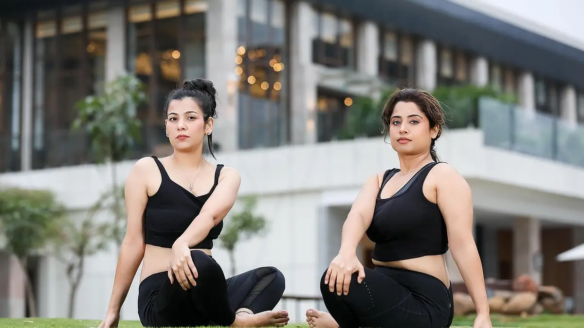 Koszulki na siłownię – jak wybrać idealny strój treningowy