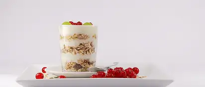 Ile kalorii ma jogurt naturalny? Sprawdź!