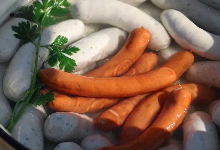 Czy parówki tuczą? Fakty i porady