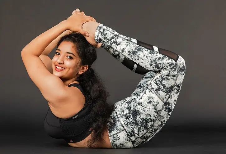 Trendy ubrania sportowe dla fanów fitnessu