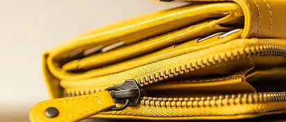 Welurowe dresy damskie: stylizacje modern vintage