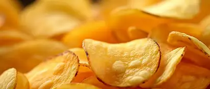 Ile kalorii mają chipsy? Zdrowe alternatywy