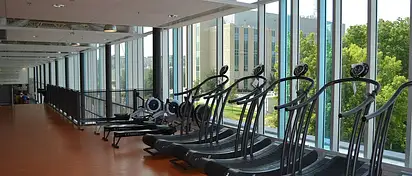 Mata, skakanka i hantelki – start domowej siłowni