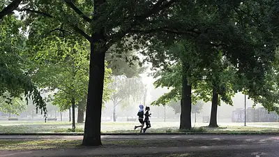 Letni jogging: jak wybrać idealny strój na lato